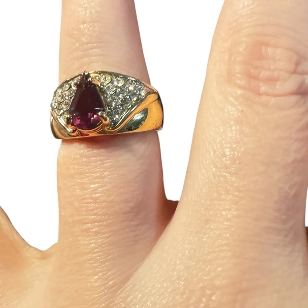 ✨ Vintage Gold-Tone Cocktail Ring w/ Pink Teardrop Stone & Crystal Accents